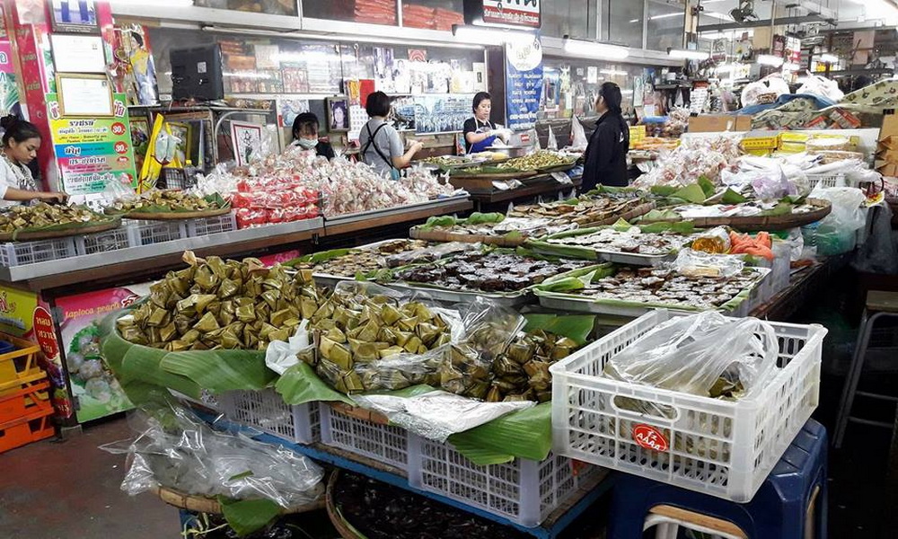 kad luang, warorot market, chiang mai market