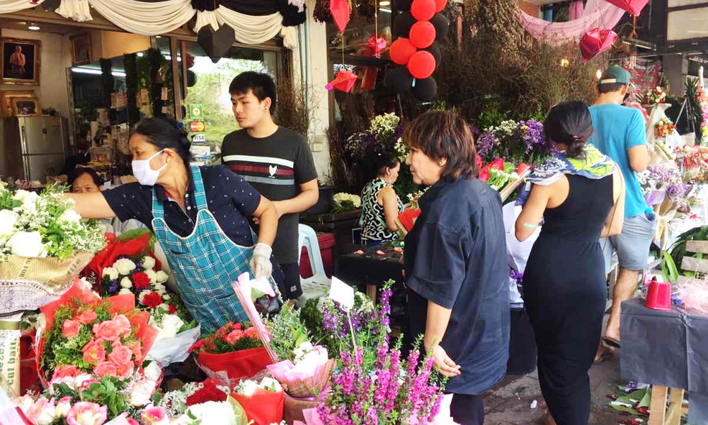 kad luang, warorot market, chiang mai market