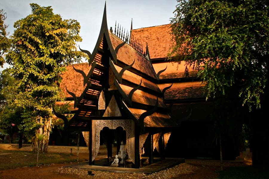 ban dum, back house museum, budget tour chiang rai, chiang rai day tour, chiang rai tour from chiang mai, tour from chiang mai to chiang rai, one day tour chiang rai, day tour chiang rai, chiang rai tours, tour chiang rai golden triangle