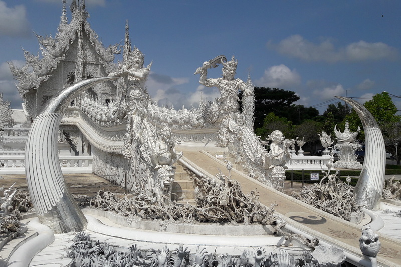 wat rong khun, white temple, budget tour chiang rai, chiang rai city tour, chiang rai tour from chiang mai, tour from chiang mai to chiang rai, one day tour chiang rai, day tour chiang rai, chiang rai tours, tour chiang rai golden triangle