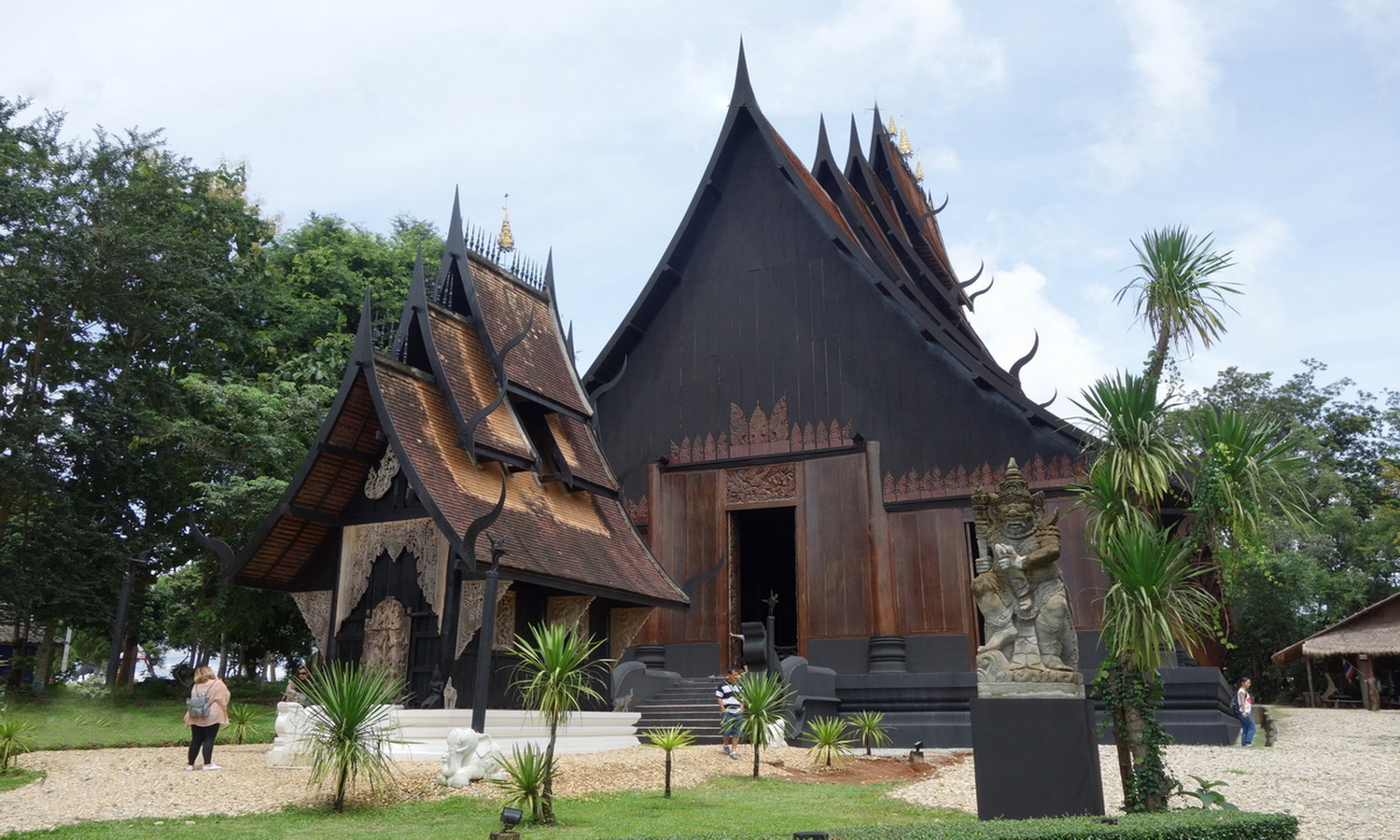 black house museum, black house chiang rai, baan dum, baan dam, baan dam Museum, baan dum museum