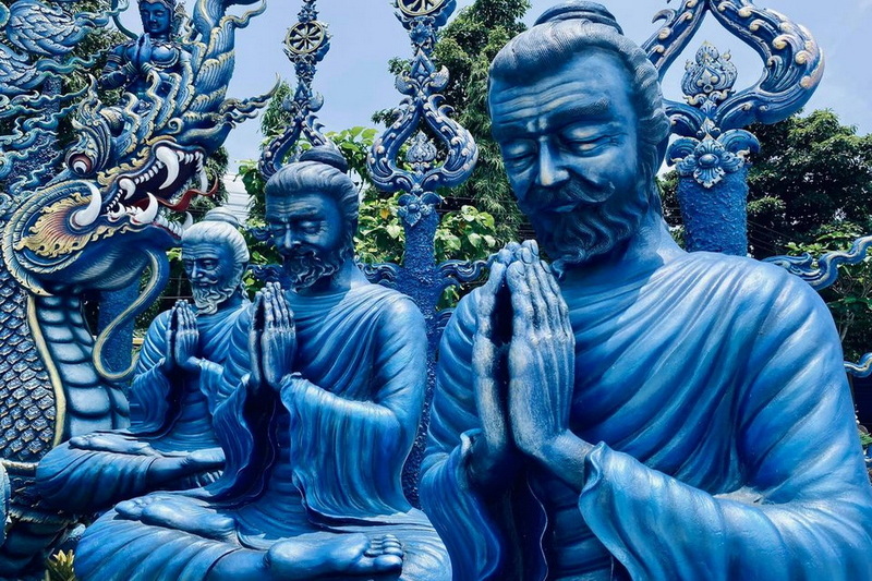 blue temple, blue temple chiang rai, wat rong suea ten, wat rong sueaten, rong suea ten temple, rong sueaten temple, the blue temple, the blue temple chiang rai