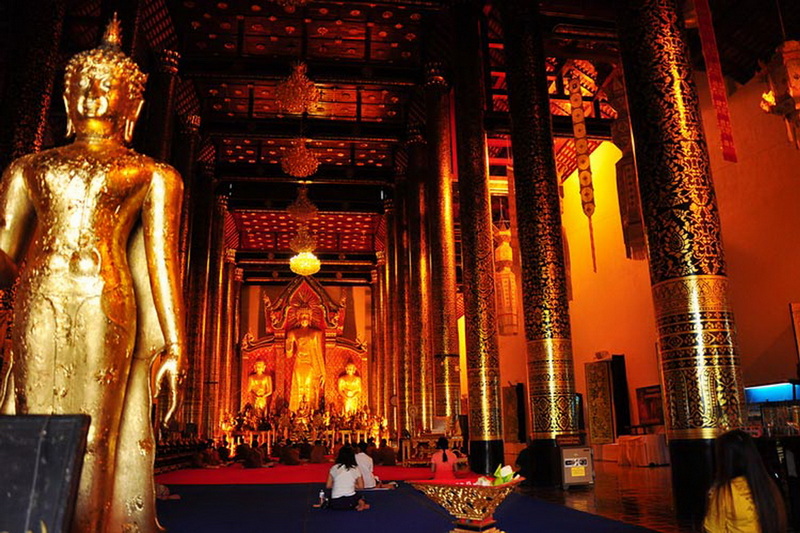 chedi luang temple, wat chedi luang