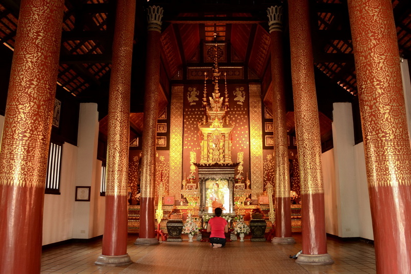 chedi luang temple, wat chedi luang