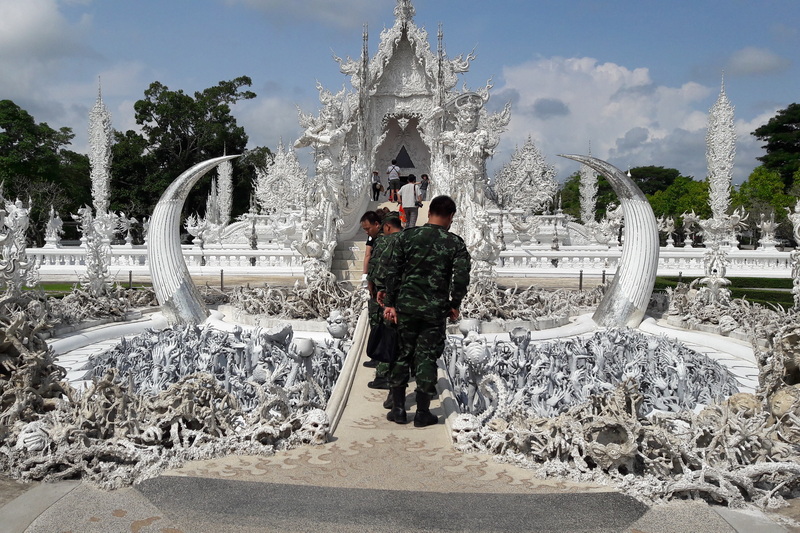 wat rong khun, rong khun temple, white temple, attractions in chiang rai, chiang rai attractions, must place in chiang rai