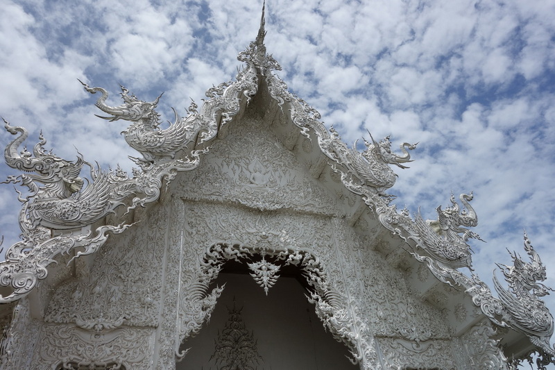 wat rong khun, rong khun temple, white temple, attractions in chiang rai, chiang rai attractions, must place in chiang rai