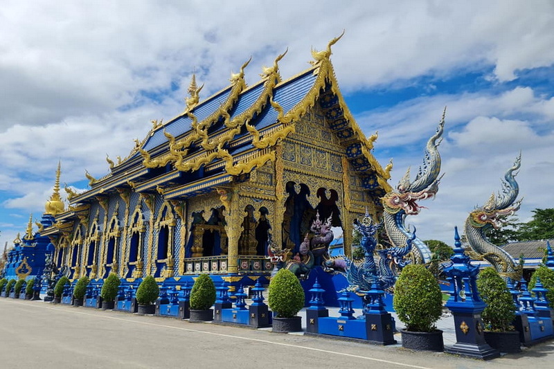 wat rong sueten, blue temple, budget tour chiang rai, chiang rai day tour, chiang rai tour from chiang mai, tour from chiang mai to chiang rai, one day tour chiang rai, day tour chiang rai, chiang rai tours, tour chiang rai golden triangle