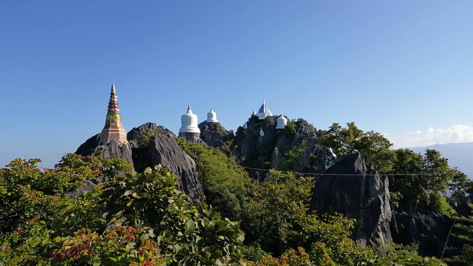 wat chalermprakiat, chalermprakiat  temple, mountain temple, wat phraphutthabat sutthawart, phraphutthabat sutthawart temple