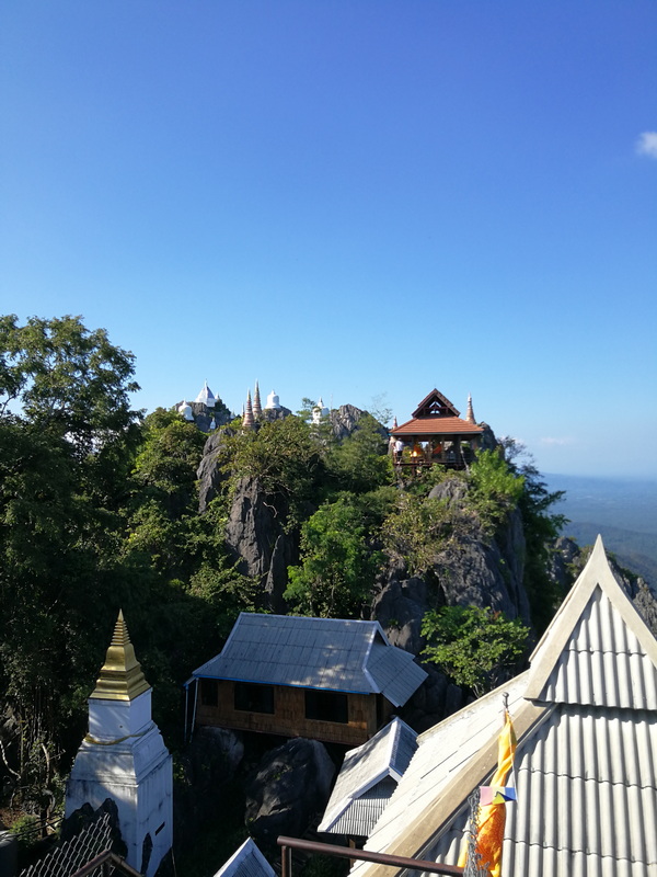 wat chalermprakiat, chalermprakiat temple, mountain temple, wat phraphutthabat sutthawart, phraphutthabat sutthawart temple