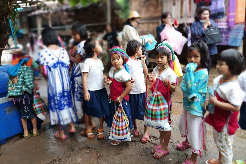 baan nam phiang din, ban nam phiang din, nam phiang din long neck village, nam phiang din village, ban nam phiang din long neck, ban nam phiang din long neck village