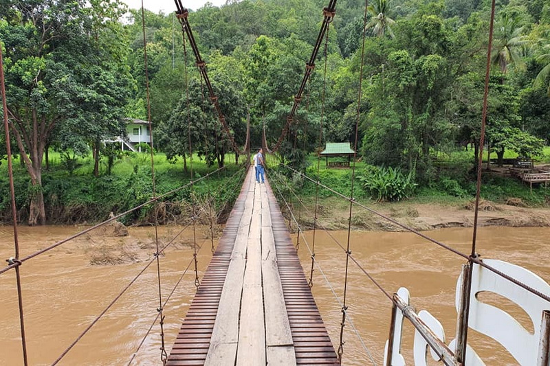 baan nam phiang din, ban nam phiang din, nam phiang din long neck village, nam phiang din village, ban nam phiang din long neck, ban nam phiang din long neck village