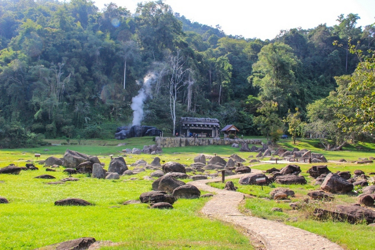 fang hot spring, fang hot springs, hot spring in chiang mai, chiang mai hot spring, hot spring attractions in chiang mai