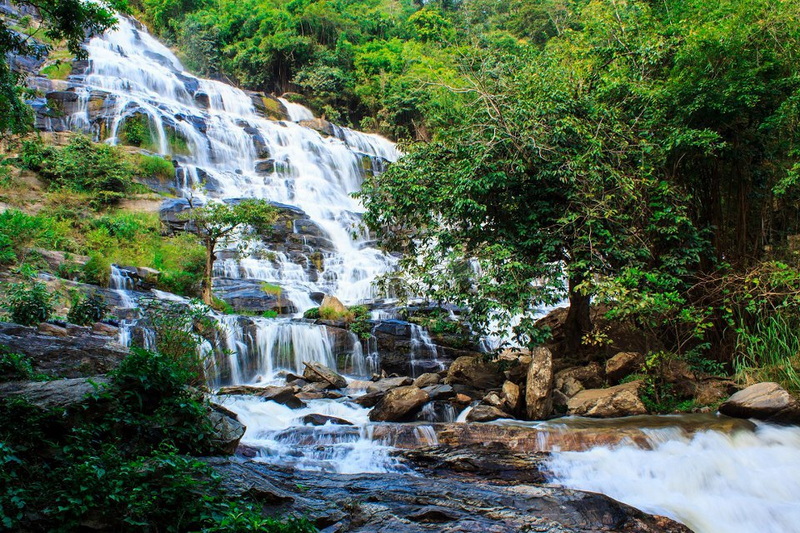 mae ya waterfall, popular waterfalls in chiang mai, best waterfalls in chiang mai, top waterfalls in chiang mai, must-visit waterfalls in chiang mai, beautiful waterfalls in chiang mai, attraction waterfalls in chiang mai, waterfall attractions chiang mai