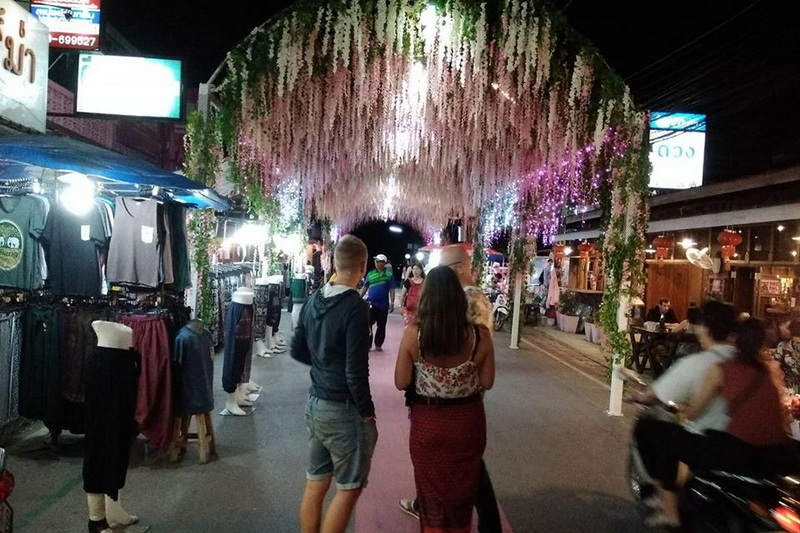 pai walking street, pai night market, shopping in pai, night market in pai, shopping in pai pai walking street, pai night market, shopping in pai, night market in pai, shopping in pai