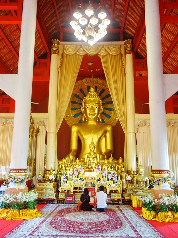 wat phra singh, phra singh temple, wat phra singh woramahawihan, phra singh woramahawihan temple, important temples in chiang mai, chiang mai tourist attractions