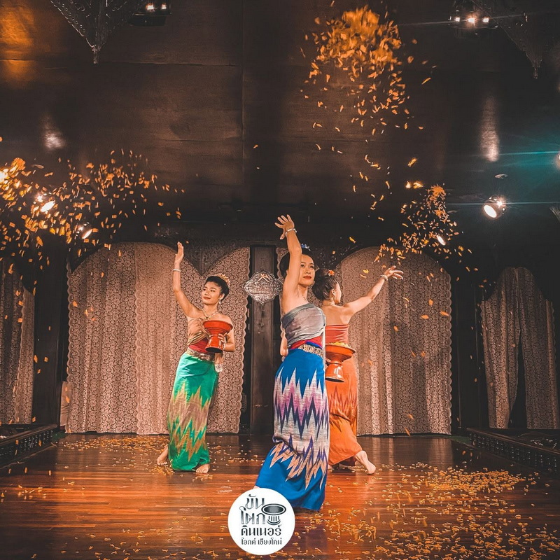 Thai Tradition Dance at Old Chiangmai Cultural Center