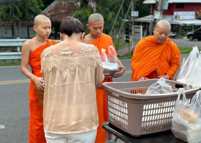 alms offering & temple hopping in chiang mai, alms offering in chiang mai, chiang mai almsgiving tour, morning alms to monks tour in chiang mai, monks alms offering tour in chiang mai, chiang mai sunrise tour, doi suthep sunrise tour