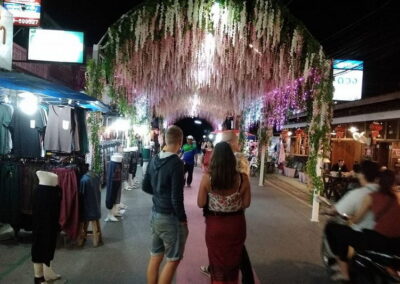 pai walking street, pai night market, shopping in pai, night market in pai, shopping in pai